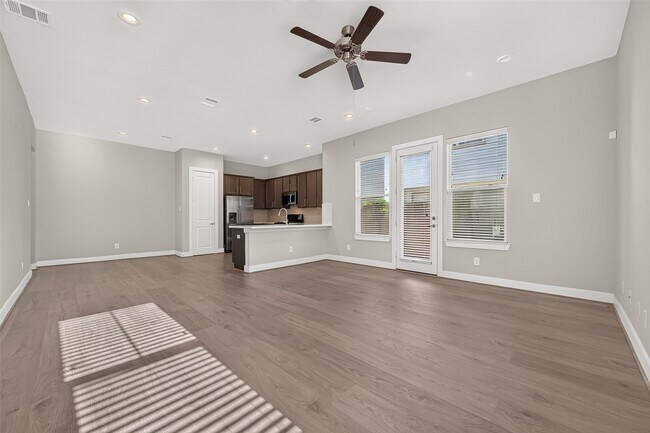Building Photo - 8802 Hollister Pine Ct