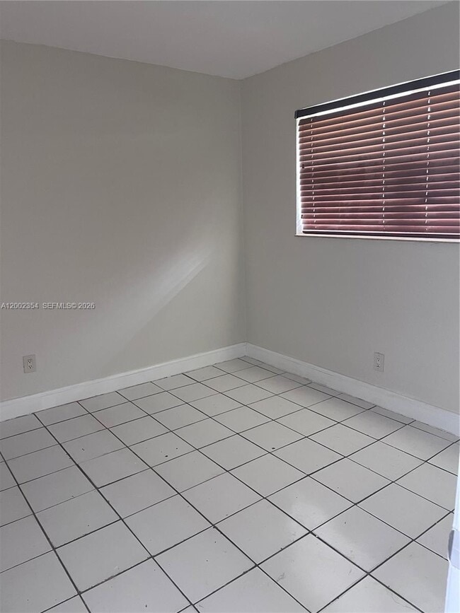 Building Photo - 109 NW 14th Way