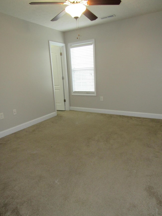 Building Photo - 216 Glen Cannon Drive