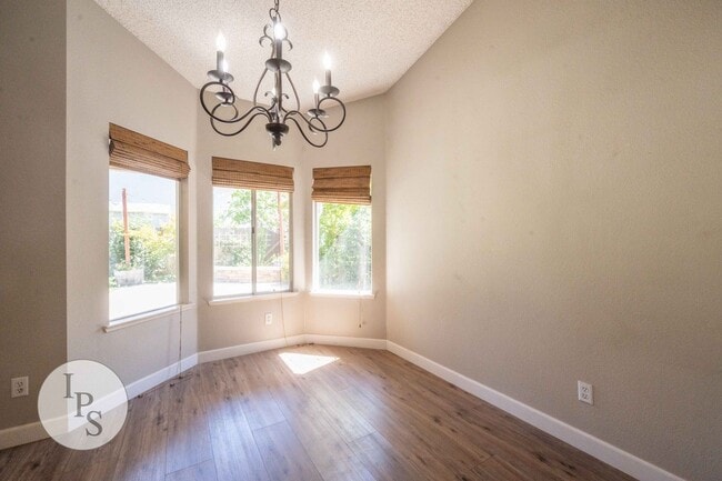 Building Photo - North Fresno Home, 3BR/2BA, Built 1991 – w...