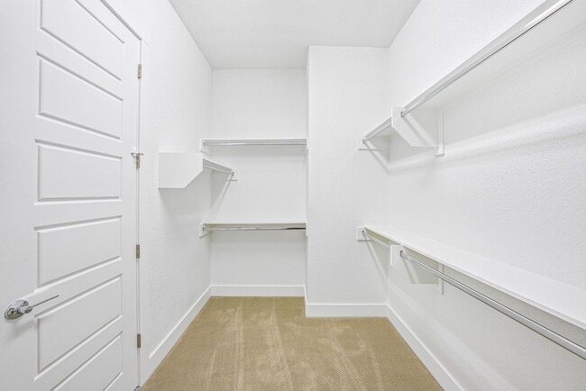 Building Photo - Beautiful Furnished Rental