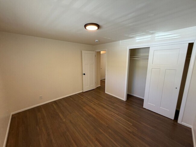 Building Photo - 1168 E 600 S