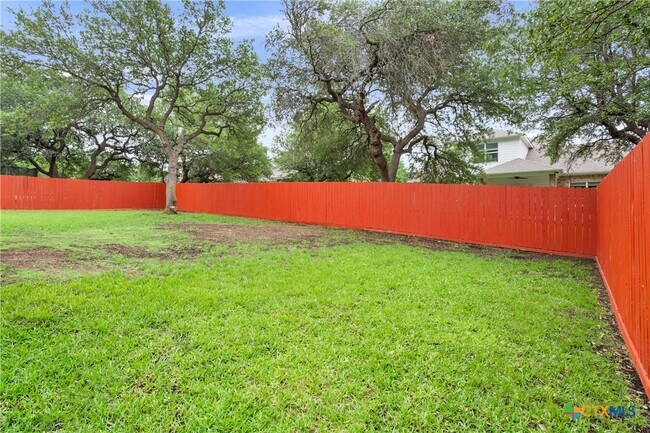Building Photo - 2005 Red Fox Dr