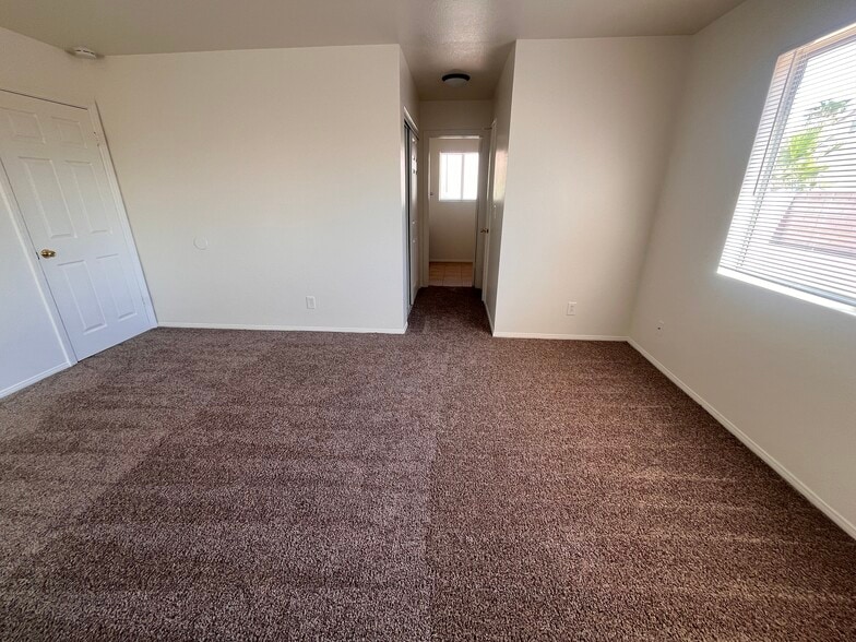 Building Photo - 1612 Fig Palm Ct