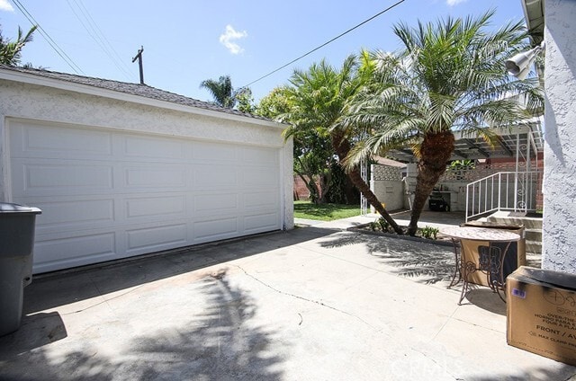 Building Photo - 2920 Los Flores Blvd