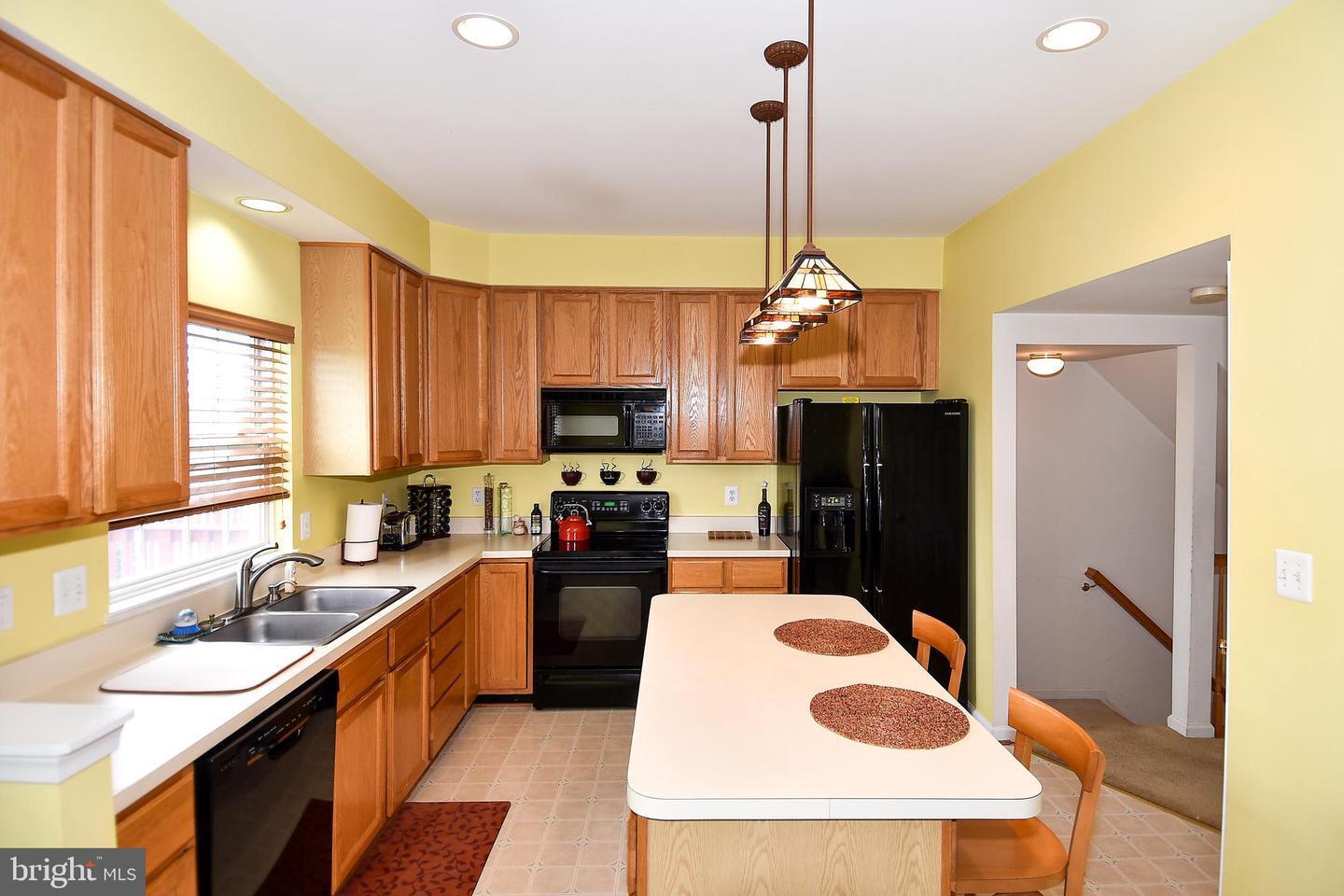 Kitchen - 16739 Sweeney Ln