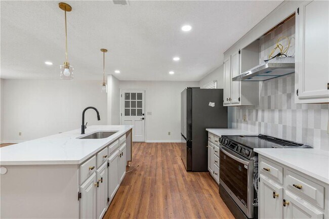 Building Photo - 2095 Uniwattee Trail SE