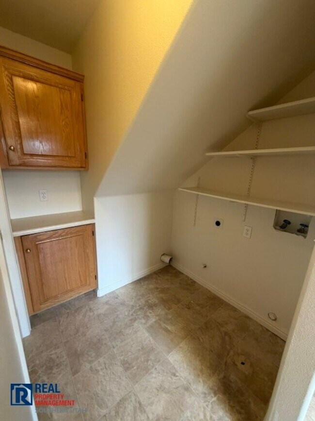 Building Photo - 1115 N 1570 W