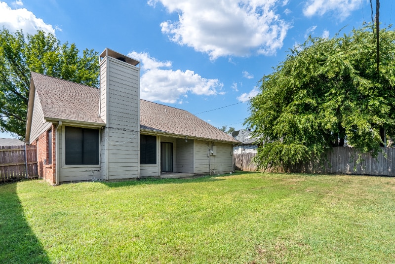 Building Photo - 821 Meadowdale Rd