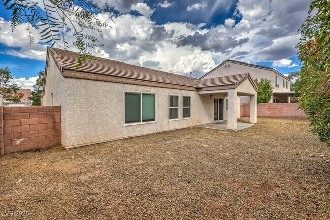 Building Photo - 2705 Port Lewis Ave