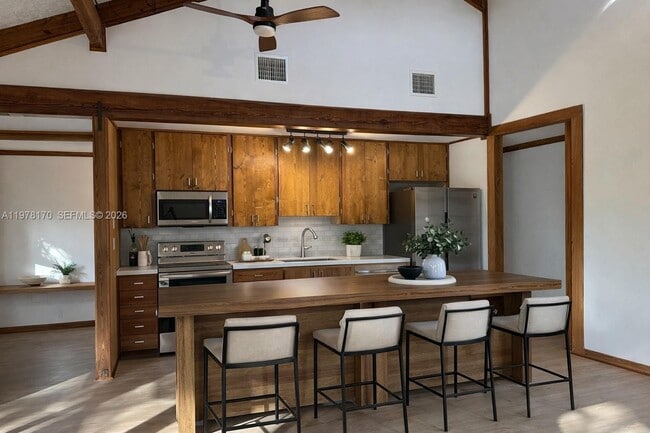 Building Photo - 17010 SW 77th Ave