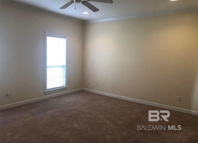Building Photo - 9568 Aspen Cir