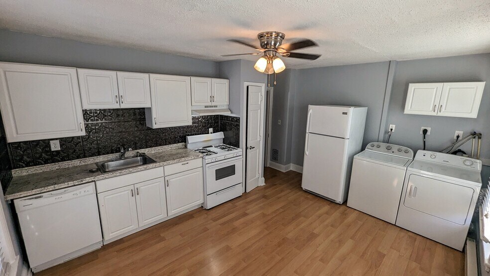 Building Photo - 321 W Biddle St