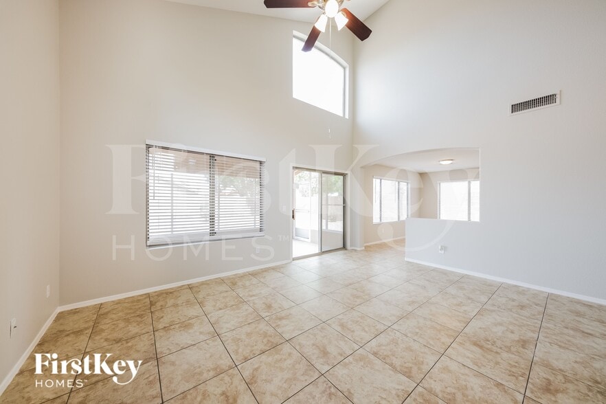Building Photo - 6968 W Aire Libre Ave