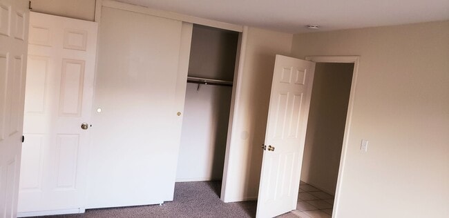Building Photo - *DO NOT DISTURB TENANTS- 4 bedroom 2 bath home w/POOL!!