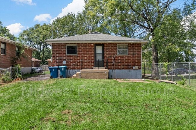 Building Photo - 4452 Eminence Blvd