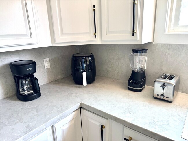 Building Photo - 13824 Powers Rd