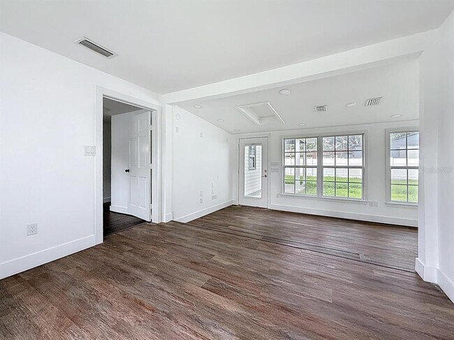 Building Photo - 2122 52nd Ave N