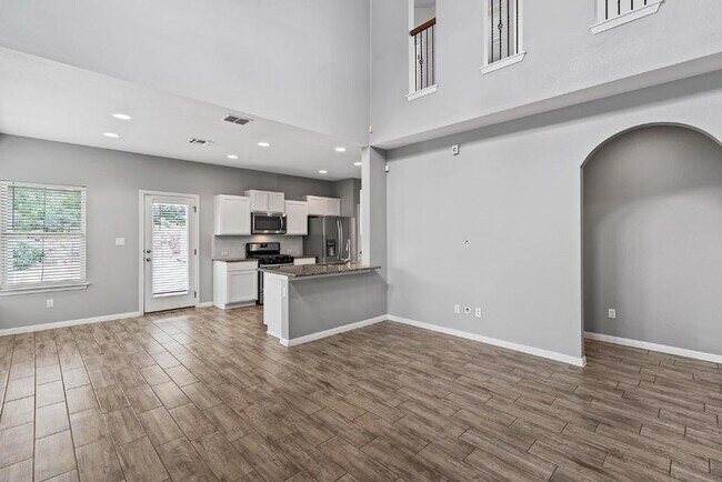 Building Photo - 607 Stampede Rd