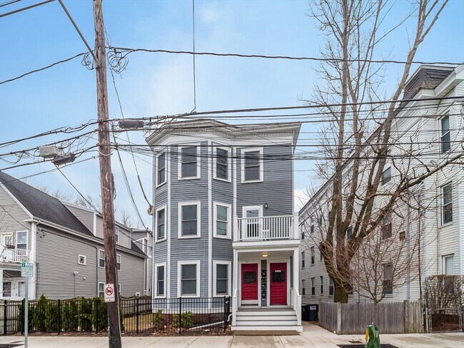 Building Photo - 318 Beacon St