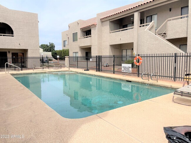 Building Photo - 11666 N 28th Dr