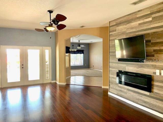 Building Photo - 2630 Lookout Ln