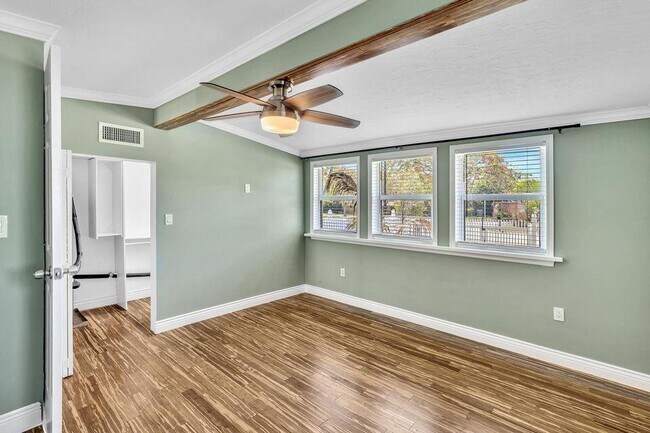 Building Photo - 1837 NE 48th Ct