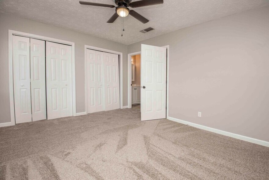 Building Photo - 10500 Shirland Ct