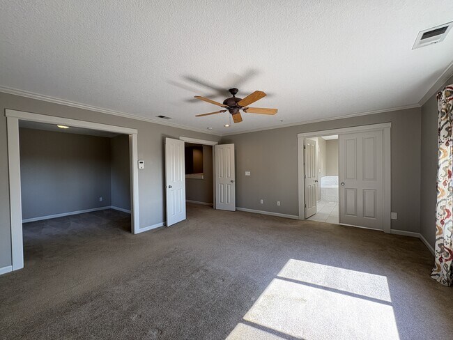 Building Photo - 10630 SW Kable St