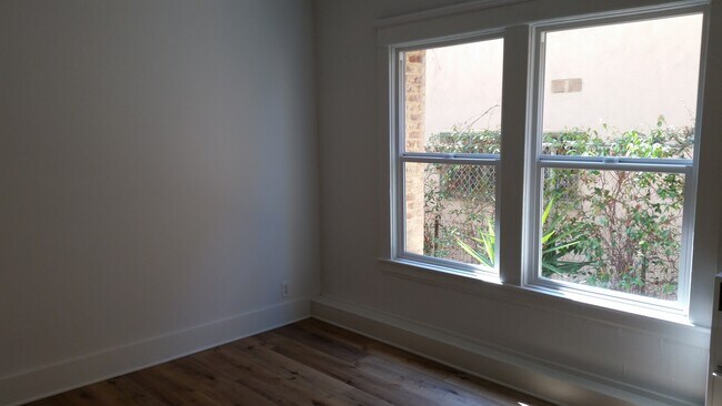 Building Photo - 51 Rose Ave