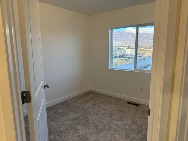 Building Photo - 515 S 800 W