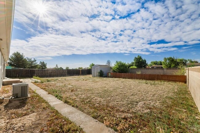 Building Photo - ALL PROSPECTIVE TENANTS MUST SUBMIT A $58 NON-REFUNDABLE APPLICATION FEE PER APPLICANT ONLINE AND...