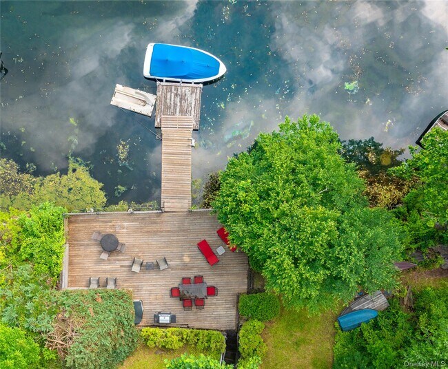 Building Photo - 24 Crescent Dr