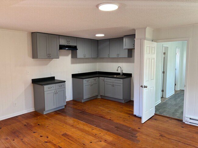 Building Photo - 1375 Lymon Reece Rd