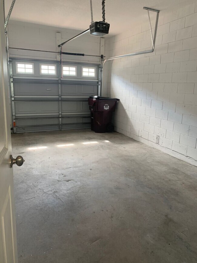 Building Photo - MOVE IN SPECIAL- 4/2.5 Energy Efficient Townhome in St. Cloud