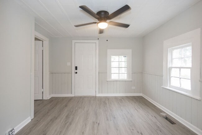 Building Photo - 2 Bedroom House for Rent in Macon, GA – THIS IS NOT A DUPLEX Near Mercer University | $900/mo