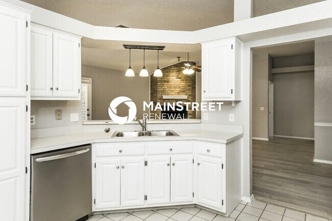 Building Photo - 3 Bedroom Pet-Friendly Home in Edmond, OK ...