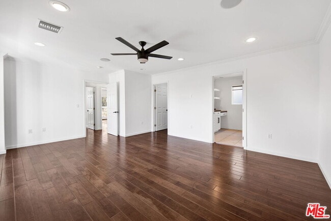 Building Photo - 2124 Reservoir St