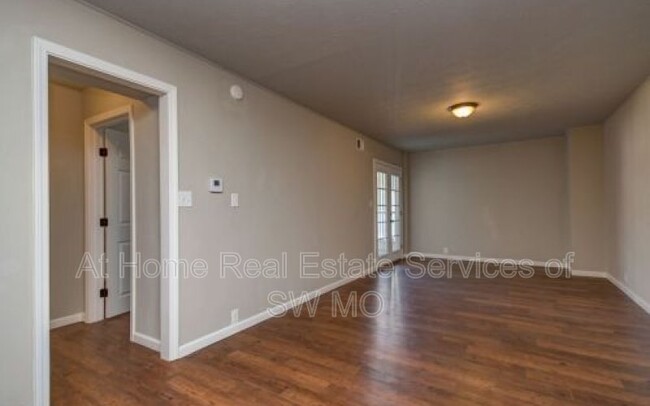 Building Photo - 930 S Campbell Ave