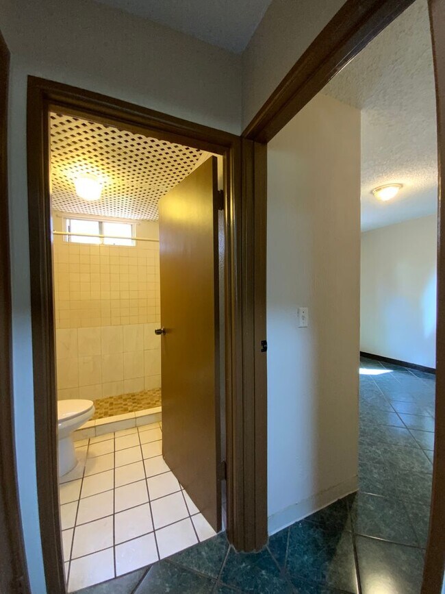 Building Photo - T1171