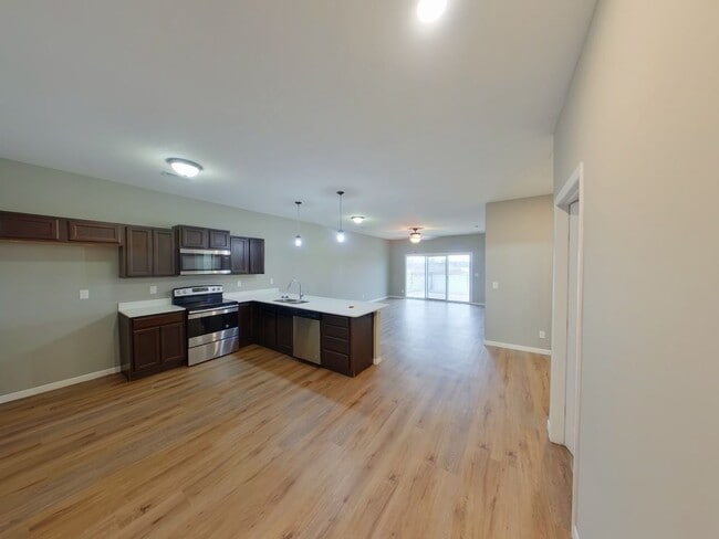 Building Photo - 447 S Longbranch Dr