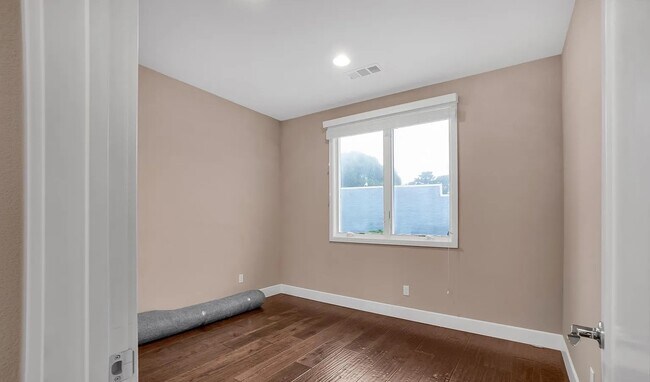 Third bedroom with closet - 138 Summit Way