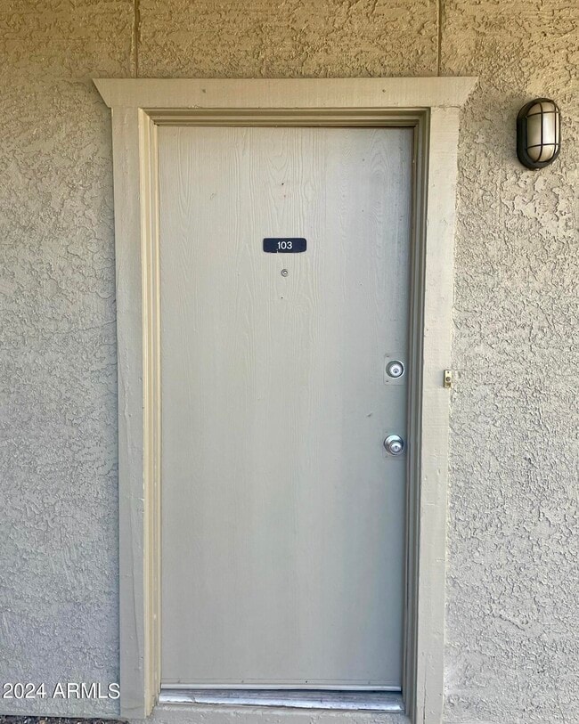 Building Photo - 2846 E Kathleen Rd