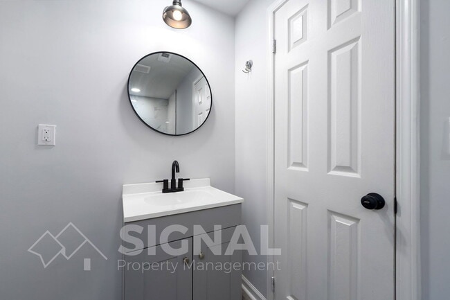 Building Photo - 430 Laird Ave