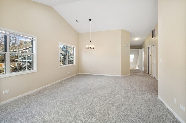 Building Photo - 507 W Parkside Dr