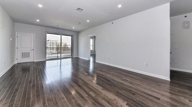 Building Photo - 536 Broadway