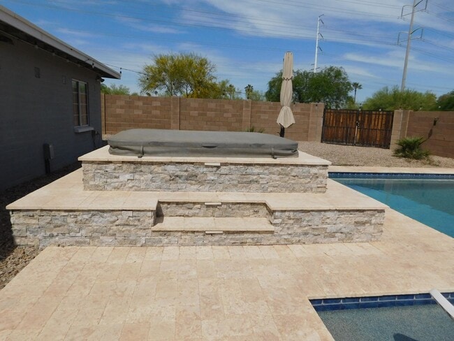 Building Photo - DROP-DEAD GORGEOUS SCOTTSDALE HOME!!