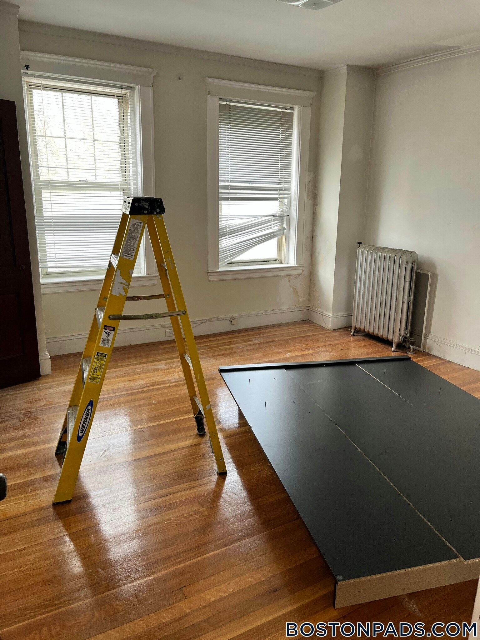 Building Photo - 86 Maple St