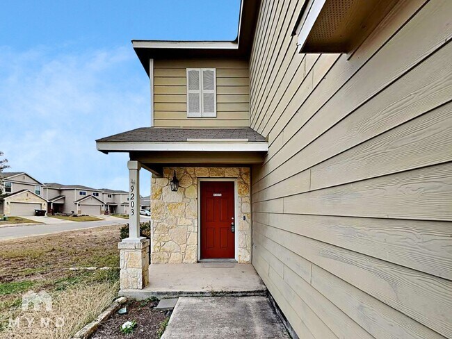 Building Photo - 9203 Silver Vista