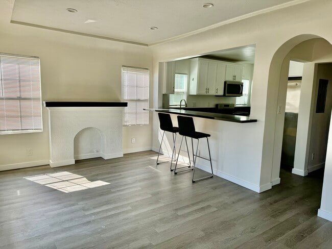 Primary Photo - 15th Street